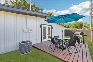 92 Oak St, North Fort Myers, FL 33903 - Photo 23