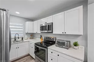 92 Oak St, North Fort Myers, FL 33903 - Photo 9