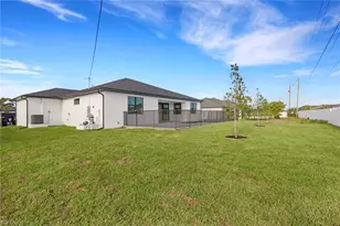 411 NE 7th Terrace, Cape Coral, FL 33909 - Photo 21
