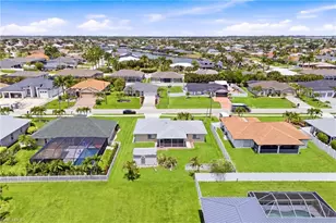 2658 SW 32nd St, Cape Coral, FL 33914 - Photo 3