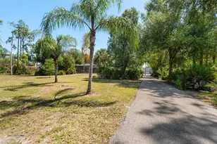 15985 Briarcliff Ln, Fort Myers, FL 33912 - Photo 7