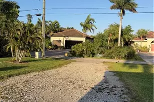 14713 Kimberly Ln, Fort Myers, FL 33908 - Photo 3