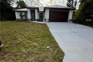 490 Christopher Ct, Labelle, FL 33935 - Photo 1