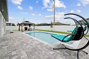 837 NE 6th Pl, Cape Coral, FL 33909 - Photo 5