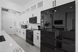 837 NE 6th Pl, Cape Coral, FL 33909 - Photo 15