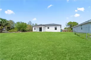 2705 Darlene Pl, Lehigh Acres, FL 33971 - Photo 27