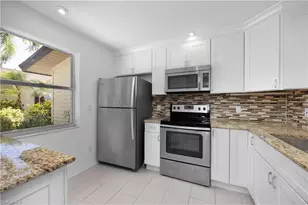 1031 Pine Isle Ln, Naples, FL 34112 - Photo 13