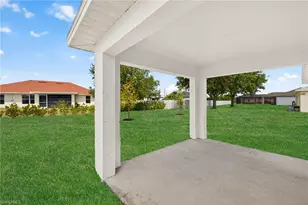 702 NW Douglas Cir, Cape Coral, FL 33993 - Photo 25