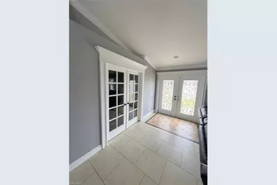 1031 NE 2nd Pl, Cape Coral, FL 33909 - Photo 5