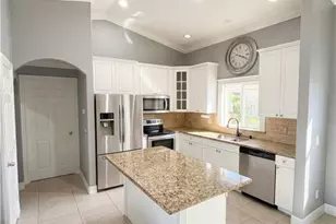1031 NE 2nd Pl, Cape Coral, FL 33909 - Photo 3