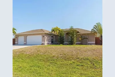 1031 NE 2nd Pl, Cape Coral, FL 33909 - Photo 1