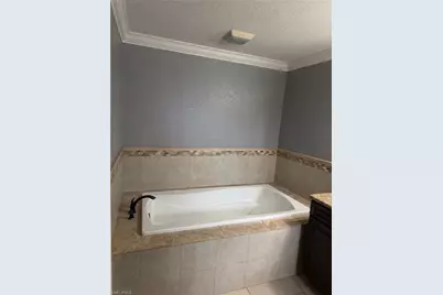 1031 NE 2nd Pl, Cape Coral, FL 33909 - Photo 11