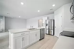 2465 NW 9th St, Cape Coral, FL 33993 - Photo 27