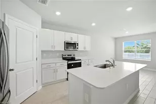 2465 NW 9th St, Cape Coral, FL 33993 - Photo 29