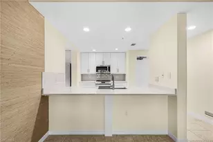 221 9th St S, Naples, FL 34102 - Photo 9