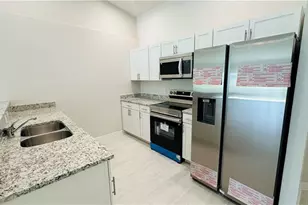 607 SE 7th St, Cape Coral, FL 33990 - Photo 5