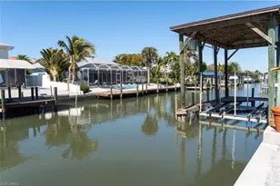 323 Washington Ct, Fort Myers Beach, FL 33931 - Photo 15