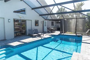 323 Washington Ct, Fort Myers Beach, FL 33931 - Photo 11