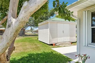 914 SW 3rd Ave, Cape Coral, FL 33991 - Photo 27