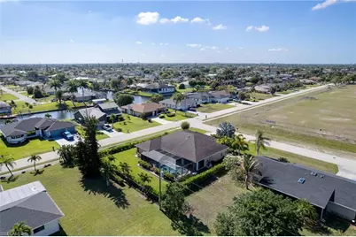 201 SW 35th St, Cape Coral, FL 33914 - Photo 31