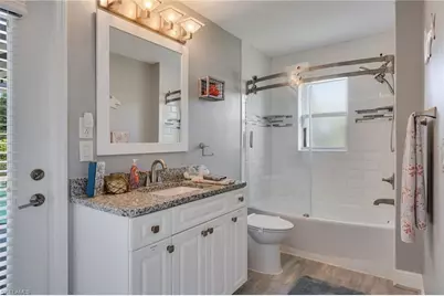 201 SW 35th St, Cape Coral, FL 33914 - Photo 13