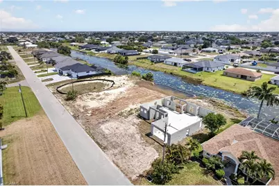 1003 NE 10th Pl, Cape Coral, FL 33909 - Photo 5