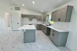 716 Ledge St, Lehigh Acres, FL 33972 - Photo 7