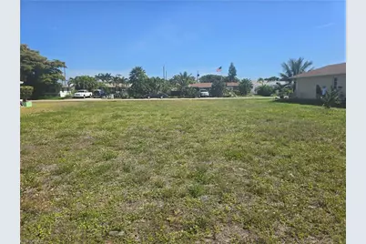 218 SE 47th St, Cape Coral, FL 33904 - Photo 3