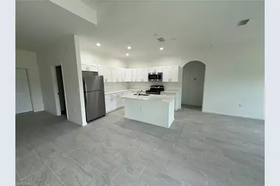 2809 Darlene Pl, Lehigh Acres, FL 33971 - Photo 5