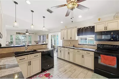 1818 NE 2nd St, Cape Coral, FL 33909 - Photo 7