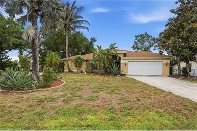 1818 NE 2nd St, Cape Coral, FL 33909 - Photo 1