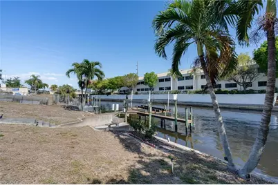 1522 Shelby Pkwy, Cape Coral, FL 33904 - Photo 19