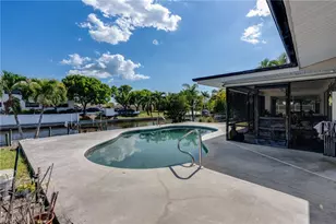 1522 Shelby Pkwy, Cape Coral, FL 33904 - Photo 17