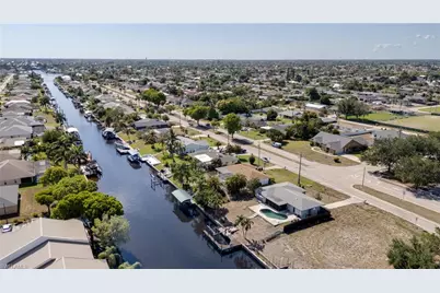 1522 Shelby Pkwy, Cape Coral, FL 33904 - Photo 23