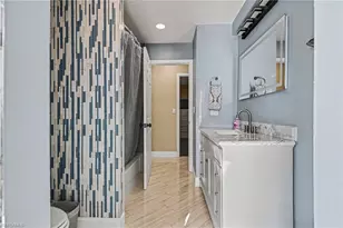 136 SE 5th St, Cape Coral, FL 33990 - Photo 23