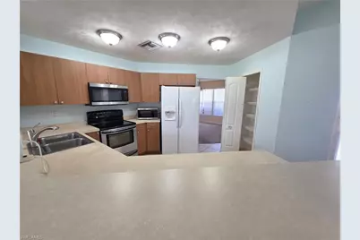 4614 SW 9th Pl, Cape Coral, FL 33914 - Photo 7
