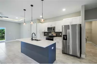 421 NE 19th Ter, Cape Coral, FL 33909 - Photo 9