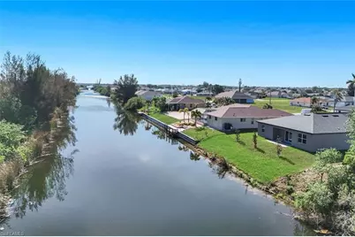 421 NE 19th Ter, Cape Coral, FL 33909 - Photo 5