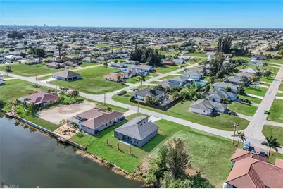 421 NE 19th Ter, Cape Coral, FL 33909 - Photo 27