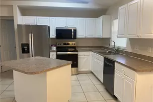 4401 NE 22nd Pl, Cape Coral, FL 33909 - Photo 5