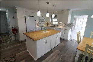 116 Coachlight Dr, Fort Myers, FL 33908 - Photo 9