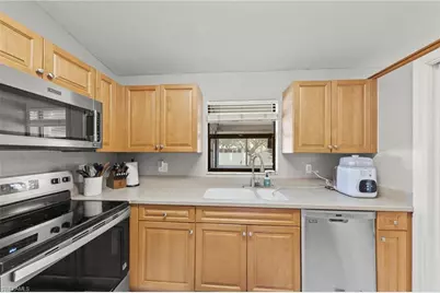 311 SW 19th Ln, Cape Coral, FL 33991 - Photo 9