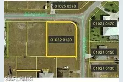 214 SE 12th St, Cape Coral, FL 33990 - Photo 1