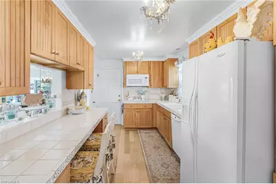 3021 SE 16th Pl, Cape Coral, FL 33904 - Photo 5