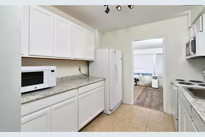 9 Hamlin Ct, Lehigh Acres, FL 33936 - Photo 5