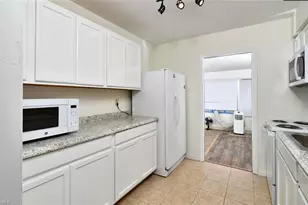 9 Hamlin Ct, Lehigh Acres, FL 33936 - Photo 5