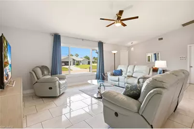 202 SE 10th Ter, Cape Coral, FL 33990 - Photo 5