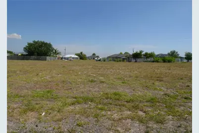 221 Kismet Pkwy W, Cape Coral, FL 33993 - Photo 3