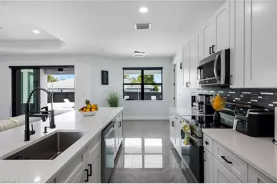 2419 Country Club Blvd, Cape Coral, FL 33990 - Photo 11