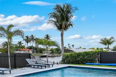 2419 Country Club Blvd, Cape Coral, FL 33990 - Photo 23
